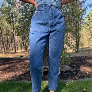 High waisted vintage jeans!
